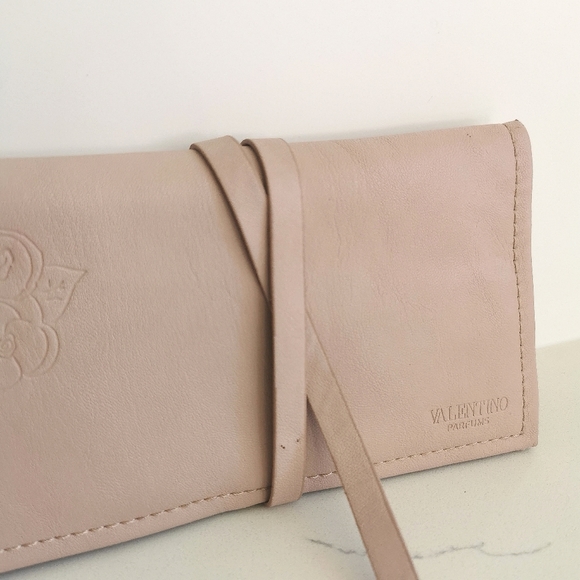 Valentino Parfums - Picture 1 of 3